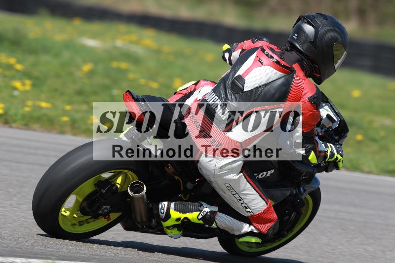 /Archiv-2022/07 16.04.2022 Speer Racing ADR/Gruppe gelb/backside